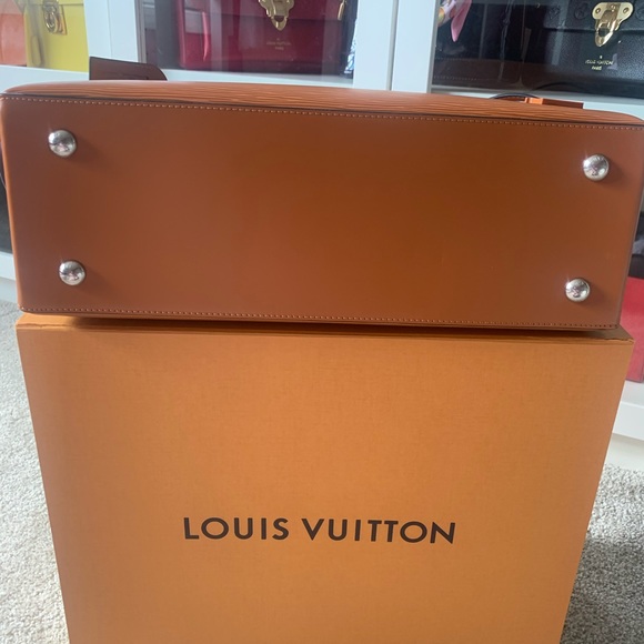 SOLD Authentic Louis Vuitton Kleber MM - No trade - Picture 8 of 8